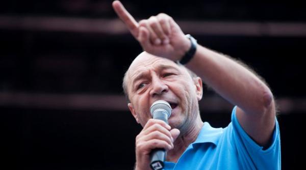 referendum 2012 basescu s a dus in vizita la sediul pdl vezi ce se pune la cale
