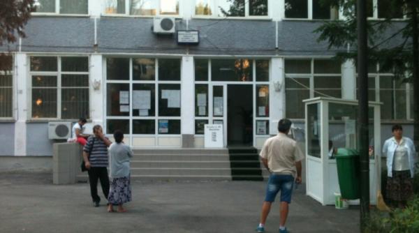 referendum 2012 primii la vot de aici ma duc la biserica sa ma rog pentru cvorum