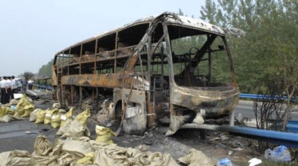 un autocar cu 50 de romani la bord a luat foc in bulgaria