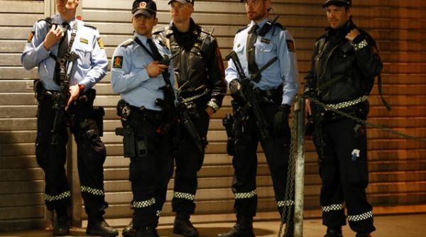 politia norvegiana evacueaza centrul orasului oslo
