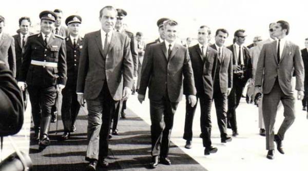 2 august nixon la bucuresti