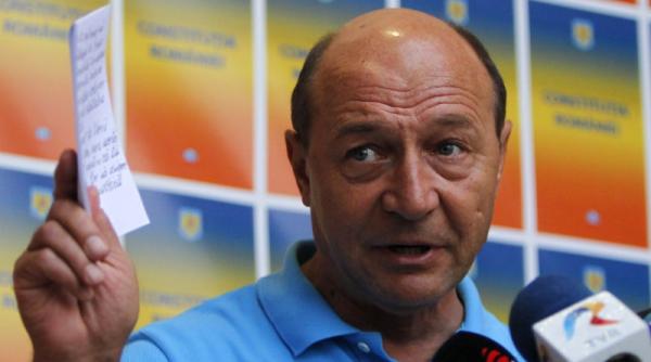 basescu nu ma ingrijoreaza amanarea deciziei cc ei trebuie sa aiba documente originale in dosare