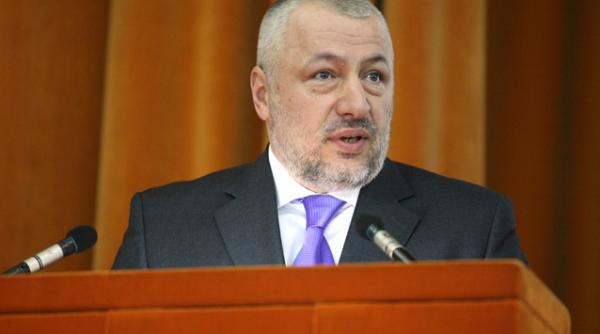 crin antonescu a demis cinci consilieri prezidentiali