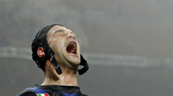 chivu s a accidentat la un picior si rateaza returul cu hajduk split