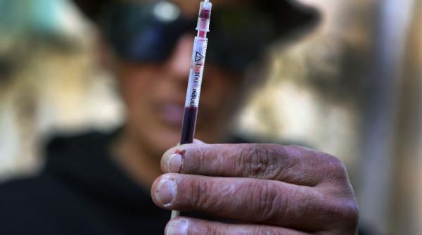 patru detinuti de la colibasi cercetati dupa ce au introdus 152 de doze de heroina in penitenciar