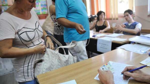 diaspora a spus da la referendum si nu lui basescu