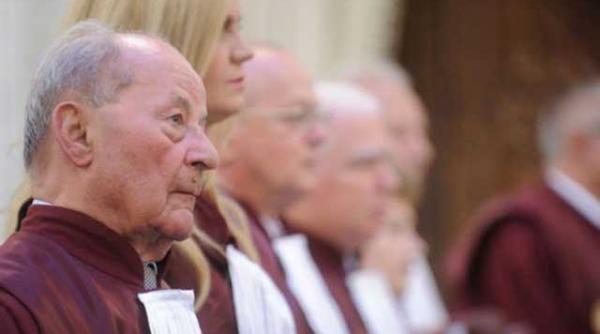 eroarea anului cine a transformat in comunicarea ccr listele electorale permanente actualizate in actualizarea listelor permanente