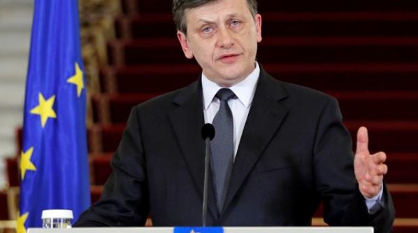 crin antonescu ministrul de interne a mintit e foarte bine ca a plecat