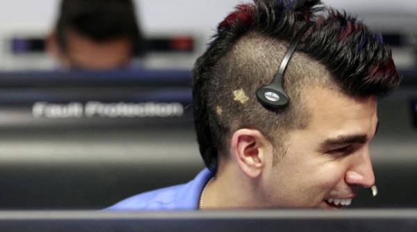 vezi cine este cel mai traznit dintre specialistii nasa care are grija de roverul curiosity galerie foto video