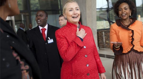 hillary clinton danseaza si nu ne dezamageste