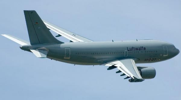 o cursa tenerife bucuresti are peste 24 de ore de intarziere din cauza unor probleme tehnice