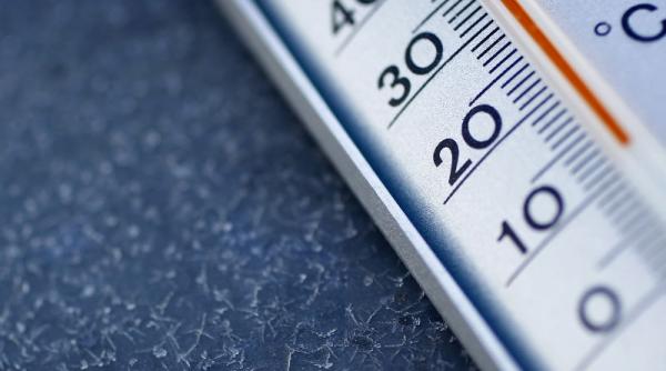 vremea se raceste vor fi 12 grade la munte si 24 la mare in jurul datei de 12 august