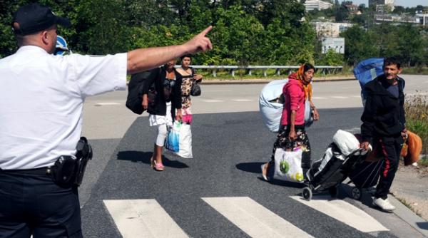 am plans de bucurie reactia unei frantuzoaice dupa ce o tabara de romi a fost demolata