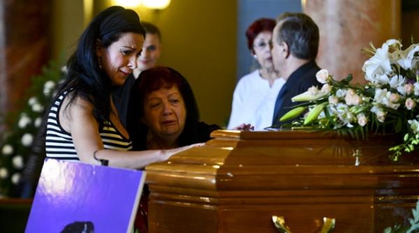 angela gheorghiu i a adus un ultim omagiu mihaelei ursuleasa cu un concert al corului accoustic