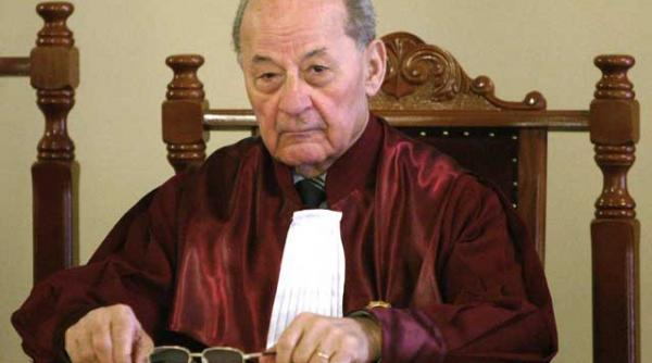 exclusiv ion predescu judecator al curtii constitutionale erata care s a publicat ulterior este o decizie politica