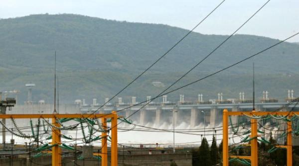 liberalizarea pietei de energie ar putea fi grabita din cauza secetei care afecteaza hidroelectrica