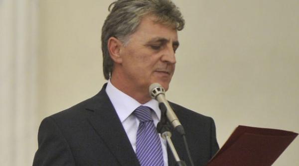 mircea dusa a cerut ins sa convoace comisia centrala pentru recensamantul populatiei in 14 august