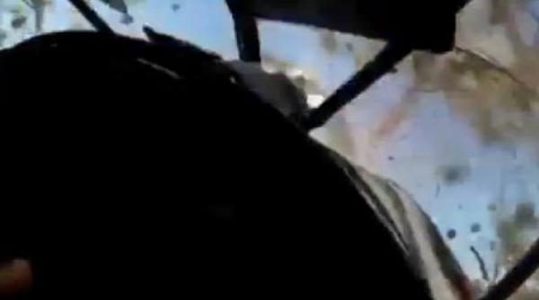 video prabusirea unui avion filmata de pasagerii din interior