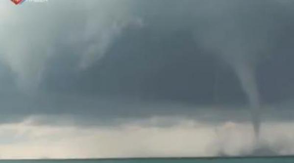 incredibil patru tornade au lovit simultan in apropierea tarmului marii negre ingrozind turistii video