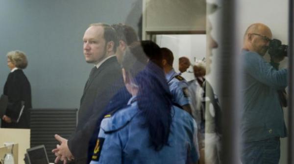 anders breivik ar fi putut fi arestat mai devreme iar atentatul cu bomba la oslo prevenit raport