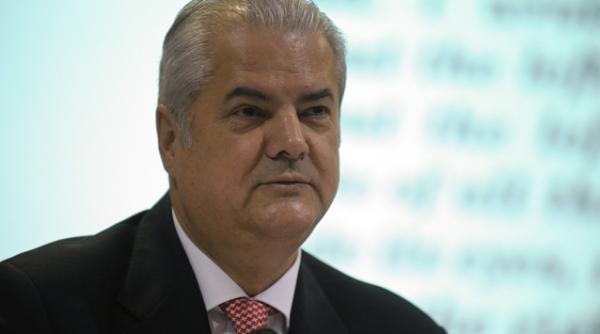 adrian nastase scrie dupa 50 de zile din penitenciarul jilava cat de superficiala poate fi o rana la distanta de 1mm de carotida