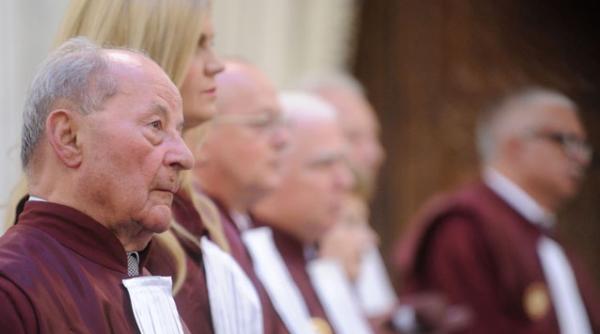 curtea constitutionala cere guvernului listele electorale permanente reactualizate fara romanii din strainatate