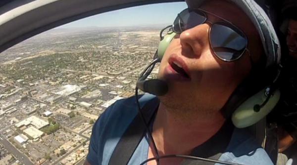 laurentiu reghecampf impietrit de frica intr un elicopter in las vegas