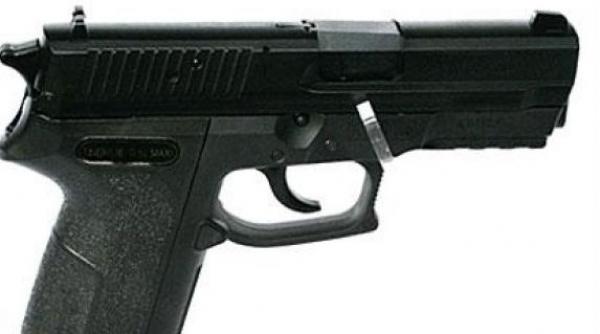 focuri de arma in autocar un barbat de 50 de ani a tras intr un autobuz care plecase din bucuresti spre rm valcea