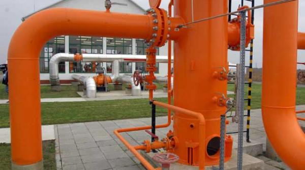 furnizorii se fofileaza populatia plateste transelectrica si transgaz acuza jocurile baietilor destepti care afecteaza functionarea sistemelor energetic si de gaze