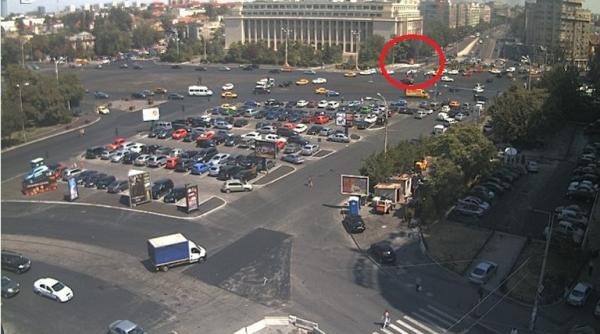 o masina a luat foc in piata victoriei