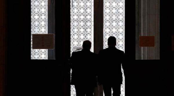 procurorii dna au revenit la suraia au venit din nou procurorii lui basescu ca sa i terorizeze pe oamenii care au votat spune primarul