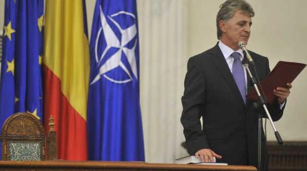 dusa mai nu opereaza in liste doar va trimite cc o evaluare a celor care trebuiau radiati