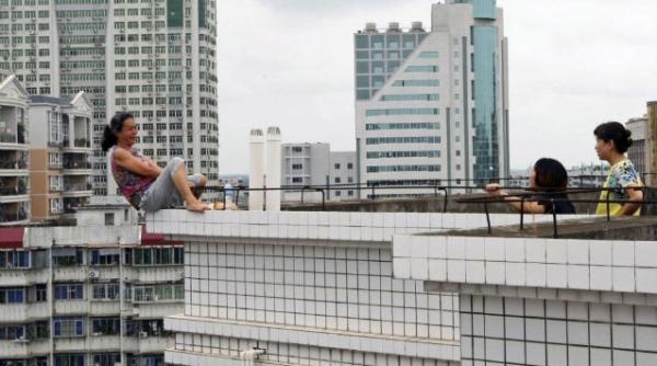 a fost impiedicata sa se sinucida de familia al carui nepot il omorase cu putin timp inainte