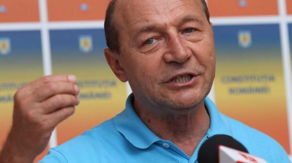 basescu e ilegala scoaterea de pe listele electorale a romanilor cu rezidenta in strainatate sau a celor cu buletinele expirate