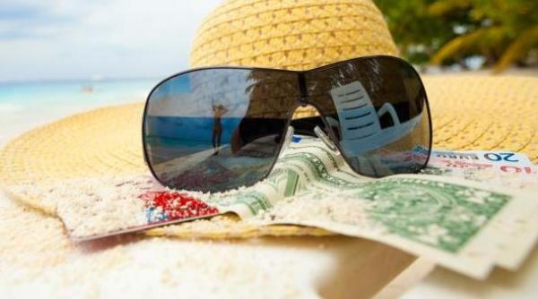 concediul banii cash vs card