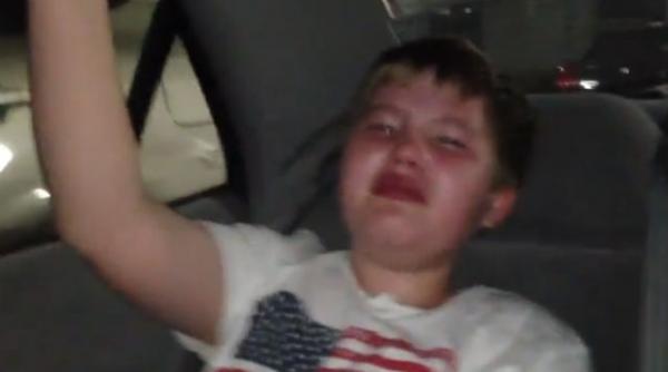 video amuzant cum au reactionat doi baieti dupa ce au vazut filmul disney the odd life of timothy green