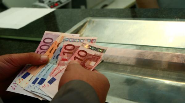 ing bank ramanem la ideea ca leul slabeste in urmatoarele luni