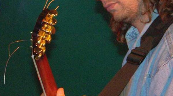 chitaristul emil kindlein si trista gama la minor