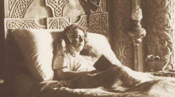 teatrul era privit cu drept cuvant ca un factor educativ