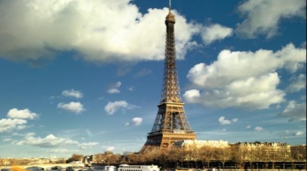 turnul eiffel evaluat la 434 mld euro afla cat costa colosseum sagrada familia sau stonehenge