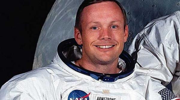 a murit astronautul neil armstrong primul om care a pasit pe luna