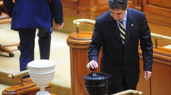 ioan ghise pnl propune parlamentului sa constate ca basescu a fost demis de popor