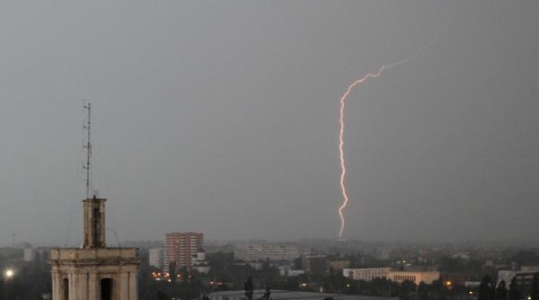 cod galben de furtuni si temperaturi scazute in toata tara avertizarea valabila pana marti la ora 09 00