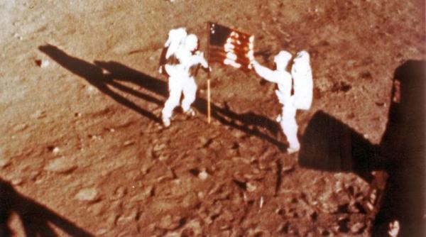 republica socialista romania singura tara din fostul lagar comunist care a transmis in direct aselenizarea ceausescu foarte interesat de programul spatial