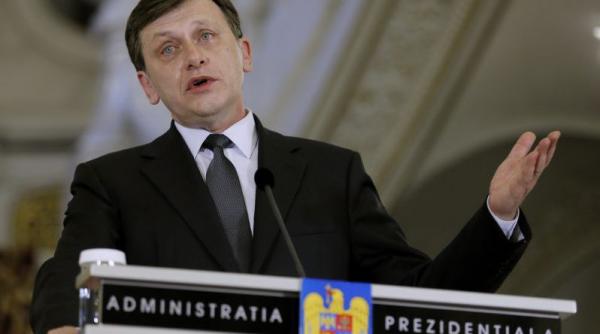 crin antonescu si a eliberat din functie toti consilierii numiti de el la cotroceni