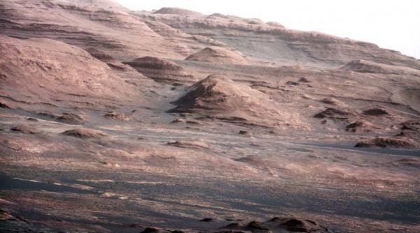 nasa publica primele imagini color de inalta rezolutie de pe marte prima voce umana transmisa dinspre planeta rosie spre pamant video