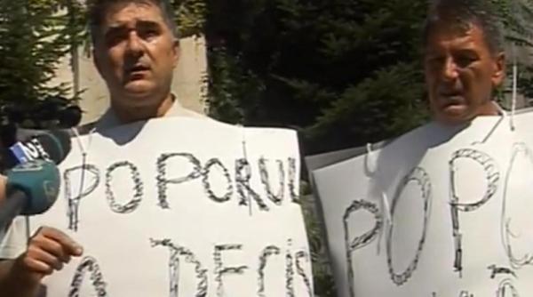 senatorul ioan ghise protesteaza in fata palatului cotroceni poporul a decis basescu e demis
