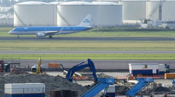 bomba pe aeroportul international schiphol din amsterdam