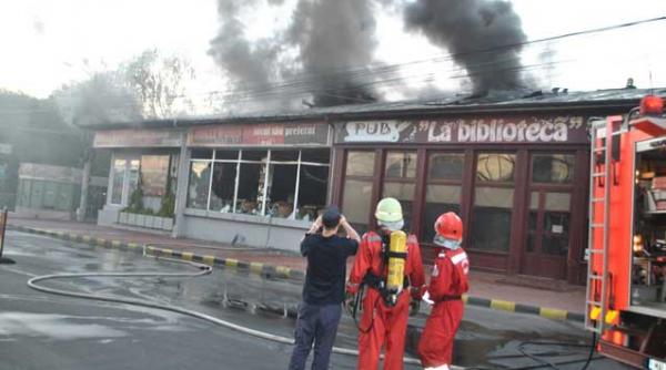 incendiu devastator in suceava doua restaurante din centrul civic al orasului s au facut scrum
