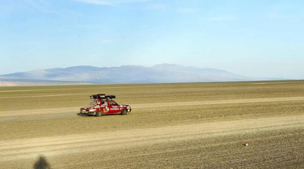 daciotii 30 de kilometri pana la finish